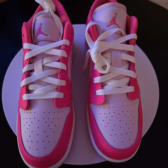 Nike Pink and White Sneakers - Picture 2 of 9